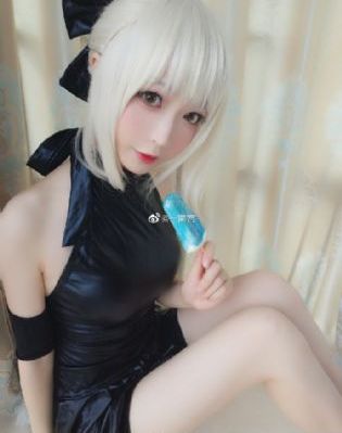 一边亲着一面膜的免费版_在线免费观看电影